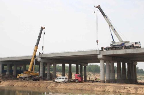 秦皇島公路混凝土橋梁拆除施工